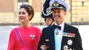 Crown Prince Frederik and Crown Princess Mary at the wedding of Princess Madeleine, 2013, tags: kronprins prinsesse - CC BY-SA