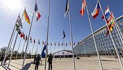 The flag of Finland is raised at NATO headquarters in Brussels on 4 April 2023., tags: danmarks finlands bankkonti rusland - CC BY-SA