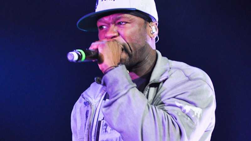 50 Cent performing in 2011, tags: en - CC BY-SA