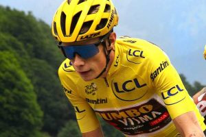 Jonas Vingegaard riding in the 2022 Tour de France, tags: criterium du - CC BY-SA
