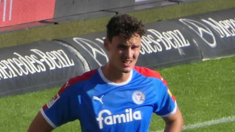Stock Photo, tags: janni serra til - upload.wikimedia.org