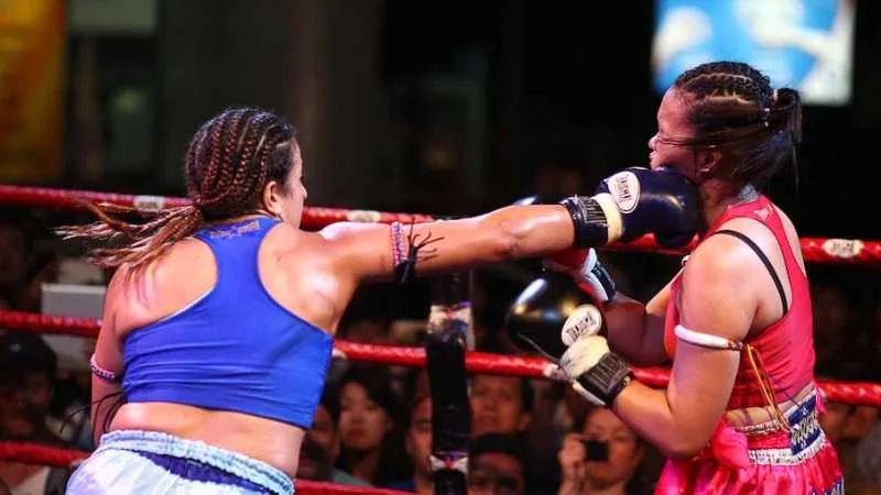 Dina Thorslund skal møde Yuliahn Luna Avila i den kommende TK Fight Night Stock Photo, tags: dina thorslund yuliahn luna avila den tk fight - images.unsplash.com