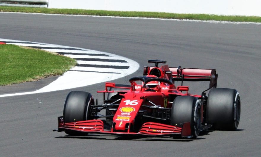 Spænding i luften: 2025 Emilia-Romagna Grand Prix åbner med kørerskift og teamændringer