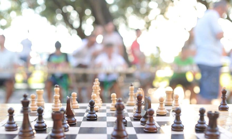 Serbisk grandmester Aleksandar Indjic triumferer ved Baku Open 2025 og bekræfter favoritstatus
