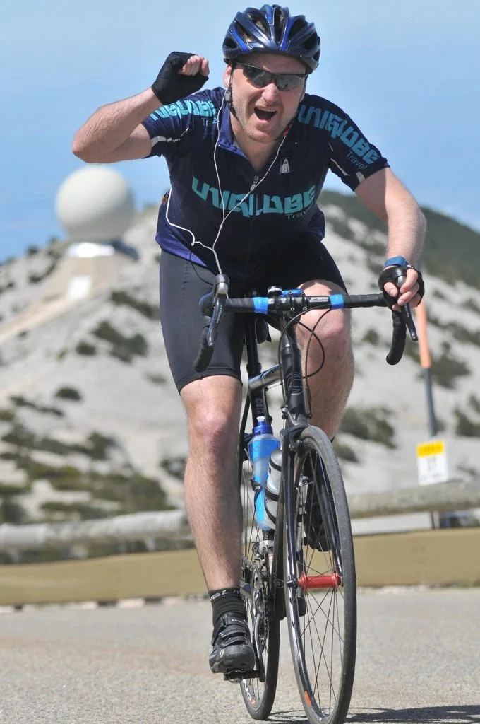 Daan Hoole erobrer 10. etape af Giro d'Italia med imponerende sejrstid i tidskørslen