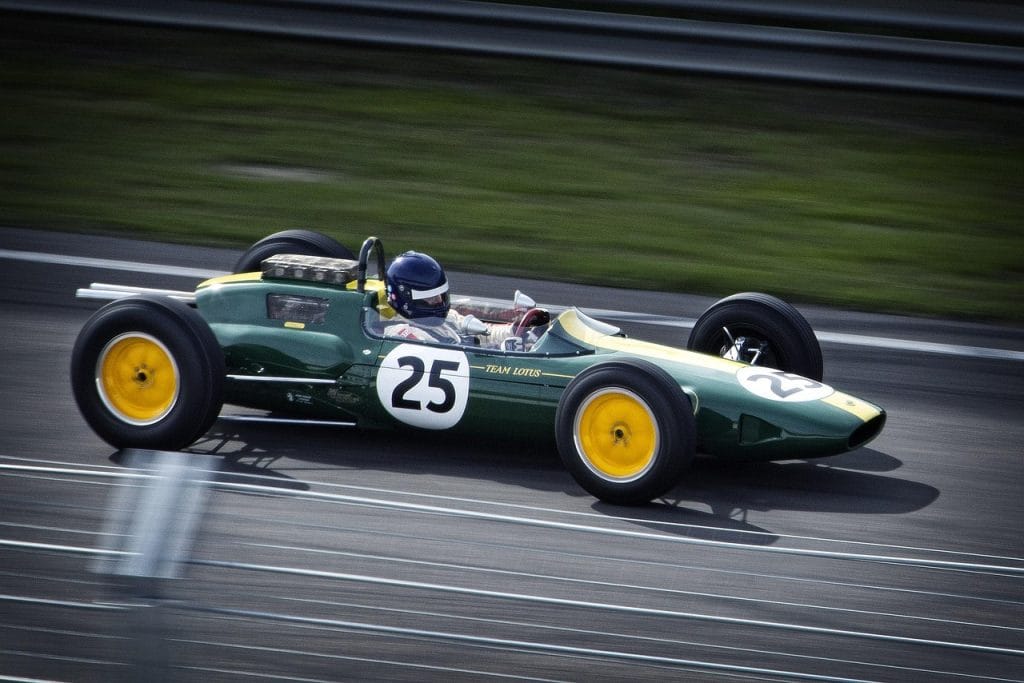 Kørere kæmper om greb i intens træning før Emilia-Romagna Grand Prix i Imola