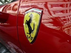 Hamiltons kamp for tilpasning i Ferrari presser teamet før hjemmeløb i Imola