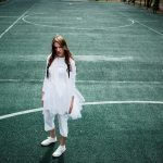 Iga Swiatek slapper af med Dua Lipa-koncert før Roland Garros