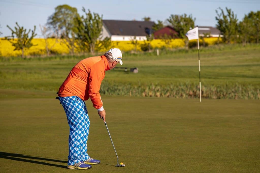 Lucas herbert tager føringen med genbrugsputter ved international series Japan
