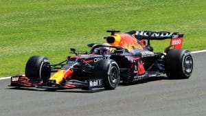 Dramatisk kamp på banen! Følg Emilia-Romagna Grand Prix live og få de seneste opdateringer!
