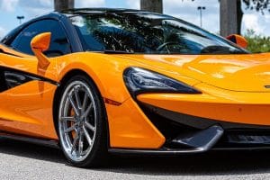 McLaren dominerer træning i Imola mens Ferrari kæmper med bremseproblemer