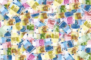 Milliarder af kroner i gamle sedler risikerer at blive ugyldige trods massiv oplysningskampagne fra Nationalbanken