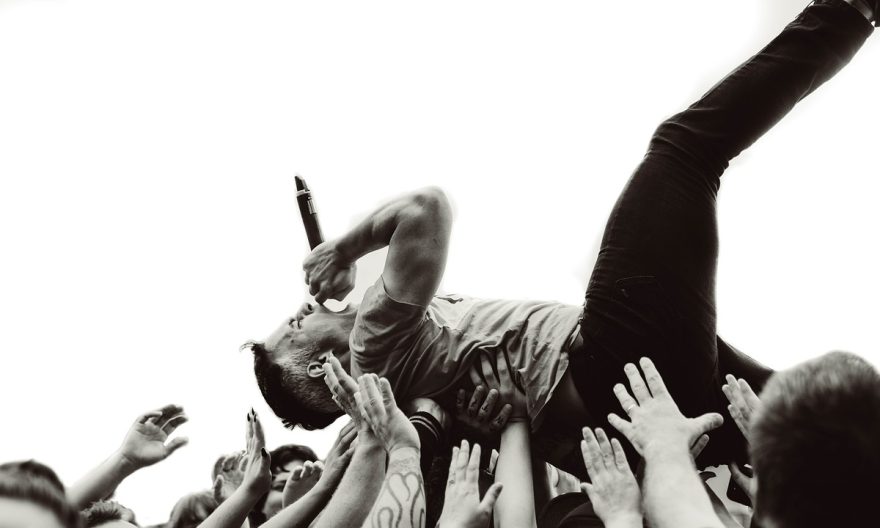 Lauren Coughlin balancerer golfturnering og Metallica-koncert