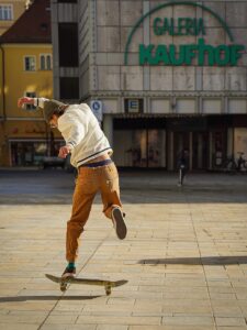 Martin Søholm skifter til OB: 18-årig talent skriver toårig kontrakt