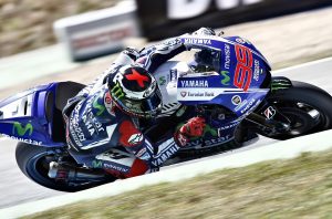 Piastri triumferer i dramatisk spansk Grand Prix, Verstappen straffet efter kollision med Russell