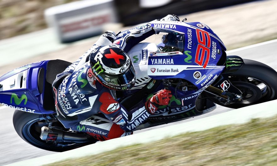 Piastri triumferer i dramatisk spansk Grand Prix, Verstappen straffet efter kollision med Russell