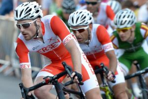 Wiebes triumferer i dramatisk etape efter massivt styrt i Giro d’Italia Women