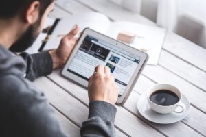 Flere unge oplever psykiske problemer: Eksperter peger på sociale medier som medskyldige