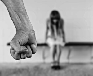 16-årig anholdt for knivstikkeri ved UCS10 i Skanderborg: Offerets tilstand stabil