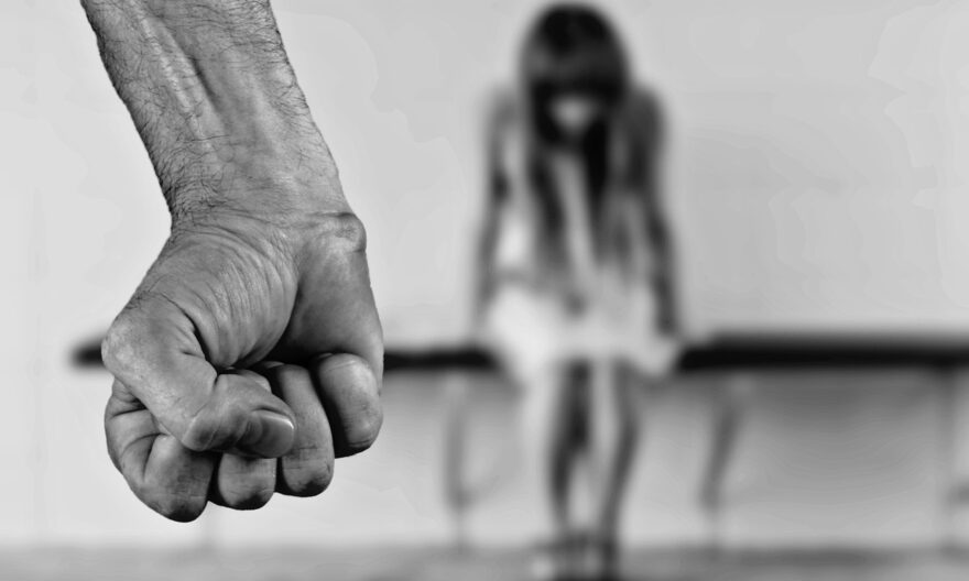 16-årig anholdt for knivstikkeri ved UCS10 i Skanderborg: Offerets tilstand stabil