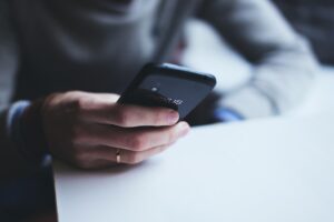 Antallet af unge med mentale sundhedsproblemer stiger markant, viser ny rapport