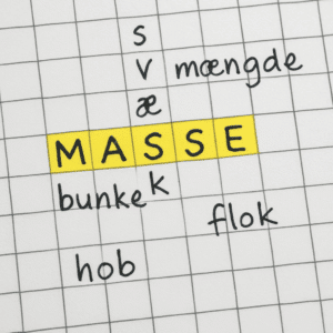 Krydsord med 'masse' fremhævet og forslag til synonymer og løsninger.